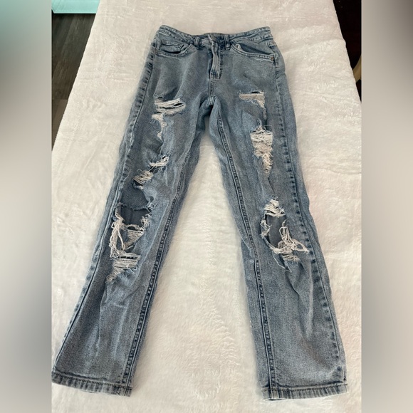 wild fable Denim - Wild Fable High Rise Distressed Mom Jeans Size 2 women’s